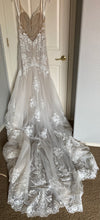Load image into Gallery viewer, Essense of Australia &#39;D2770&#39; wedding dress size-12 NEW
