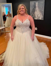 Load image into Gallery viewer, Mori Lee &#39;Madeline Gardner&#39; wedding dress size-16 PREOWNED
