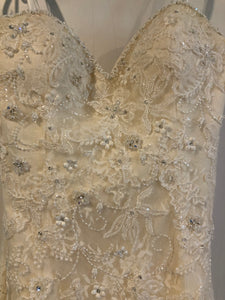 Mori Lee 'Madeline Gardner' size 6 used wedding dress front view close up