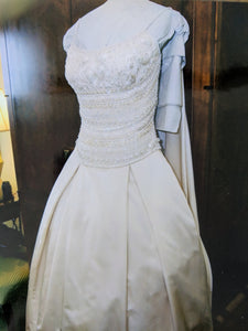 Lazaro ' 3171' size 4 used wedding dress front view on hanger