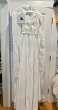 Load image into Gallery viewer, Made With Love &#39;Jack&#39; wedding dress size-00 NEW

