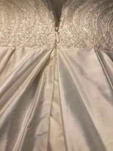 Modern Trousseau 'BENTLEY' wedding dress size-00 PREOWNED