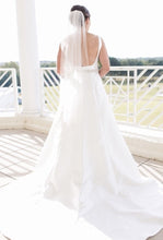 Load image into Gallery viewer, Sottero and Midgley &#39;McCall &#39; wedding dress size-06 PREOWNED
