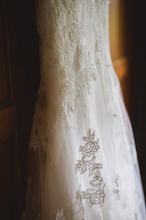 Load image into Gallery viewer, Enzoani &#39;Olva&#39; size 8 used wedding dress view of fabric
