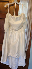 Load image into Gallery viewer, David&#39;s Bridal &#39;db/studio&#39; wedding dress size-22 NEW
