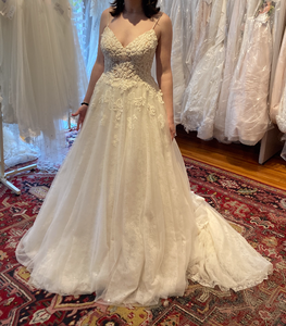 Martina Liana '822' wedding dress size-06 SAMPLE