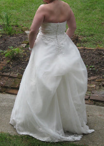 David's Bridal 'WG3007Ivory' wedding dress size-10 PREOWNED