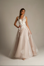 Load image into Gallery viewer, Barbara Kavchok &#39;Callie&#39; size 4 new wedding dress front view on model
