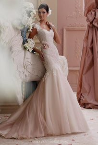 David Tutera 'Meadow' size 6 new wedding dress front view on model