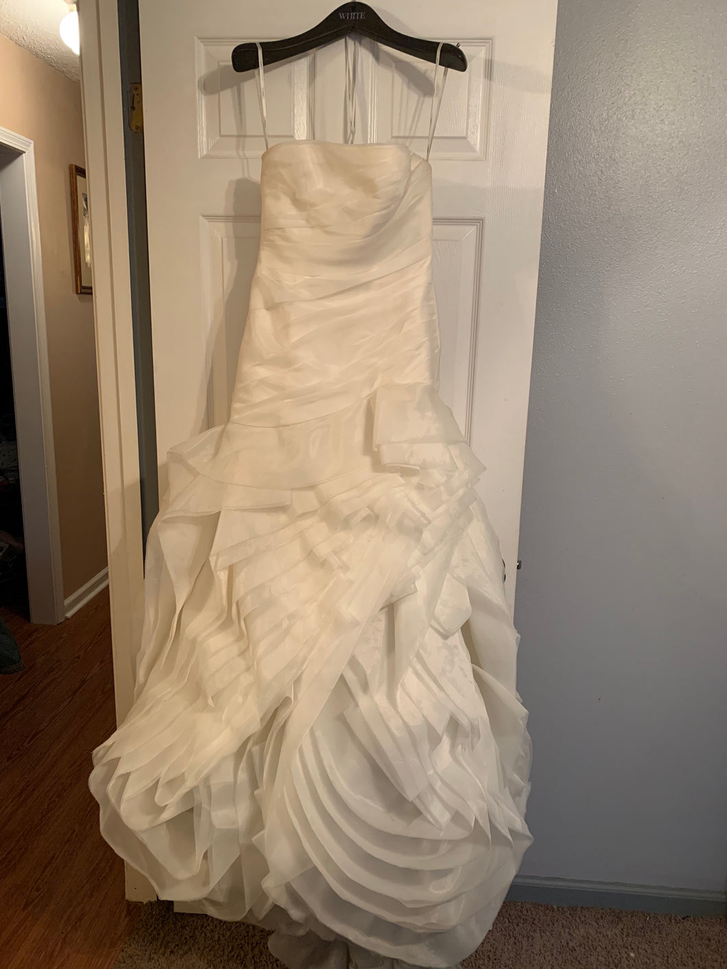 Vera Wang White 'Organza Ivory' size 4 used wedding dress front view on hanger