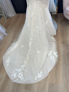 Maggie Sottero 'Angie 21RT377 ' wedding dress size-16 PREOWNED