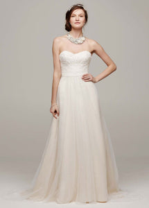 David's Bridal 'Strapless A Line' size 4 new wedding dress front view on model