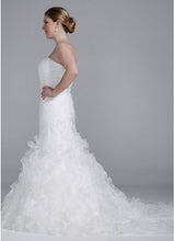 Load image into Gallery viewer, David&#39;s Bridal &#39;Galina&#39; size 4 used wedding dress side view on bride
