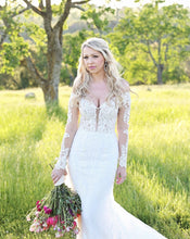 Load image into Gallery viewer, Mori Lee &#39;Pura #2032&#39; wedding dress size-04 PREOWNED
