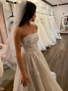 BERTA '21-106' wedding dress size-02 PREOWNED