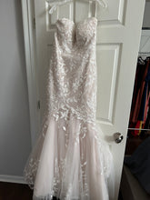 Load image into Gallery viewer, Allure Bridals &#39;Not sure&#39; wedding dress size-12 SAMPLE
