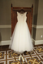 Load image into Gallery viewer, Amsale  &#39;Aspen&#39; - Amsale - Nearly Newlywed Bridal Boutique - 5
