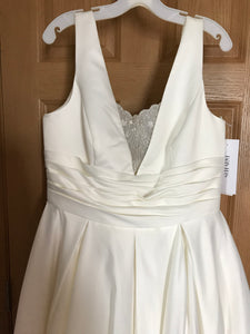 David's Bridal 'Satin Vneck Tank Ball' wedding dress size-14 NEW