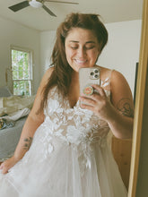 Load image into Gallery viewer, BHLDN &#39;Wtoo by Waters Valera Gown&#39; wedding dress size-14 NEW
