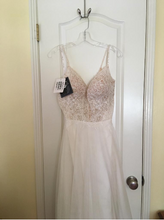 Load image into Gallery viewer, Maggie Sottero &#39;Greta&#39; wedding dress size-06 NEW
