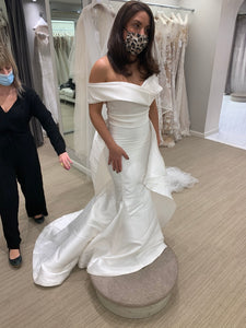 Milla Nova 'Milla Nova April' wedding dress size-04 PREOWNED