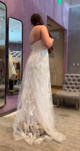 Load image into Gallery viewer, BHLDN &#39;Denver&#39; wedding dress size-12 PREOWNED
