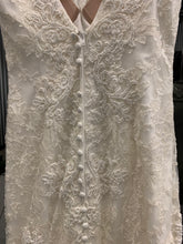 Load image into Gallery viewer, Oleg Cassini &#39;Lace Trumpet&#39; wedding dress size-04 PREOWNED
