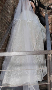 Lazaro '3662' wedding dress size-00 PREOWNED