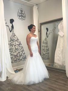 Lis Simon 'Helen' size 14 new wedding dress side view on bride