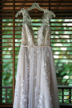 Load image into Gallery viewer, Mira Zwillinger &#39;Calla&#39; size 8 used wedding dress front view on hanger
