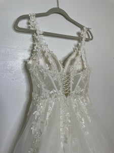  'Princess' wedding dress size-06 NEW