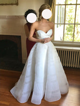 Load image into Gallery viewer, Hayley Paige &#39;Lily&#39; wedding dress size-08 PREOWNED

