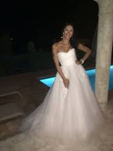 Load image into Gallery viewer, Reem Acra &#39;Ourania&#39; size 10 sample wedding dress front view on bride
