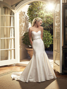 Casablanca 'Magnolia' size 6 new wedding dress side view on model