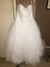 Load image into Gallery viewer, David&#39;s Bridal &#39;Jewel Strapless&#39; size 12 new wedding dress front view on hanger
