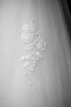 Load image into Gallery viewer, Pronovias &#39;Ocotal&#39; - Pronovias - Nearly Newlywed Bridal Boutique - 3
