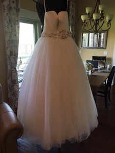 Allure Bridals '2607' size 10 new wedding dress front view on hanger