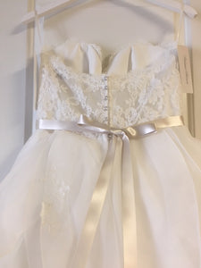 Paloma Blanca '4610' size 10 new wedding dress back view on hanger