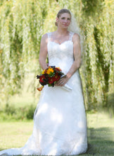 Load image into Gallery viewer, Casablanca &#39;2072&#39; size 12 used wedding dress front view on bride
