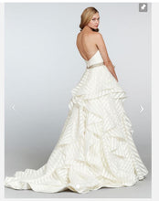 Load image into Gallery viewer, Hayley Paige &#39;Guindon&#39; size 4 used wedding dress back view on bride
