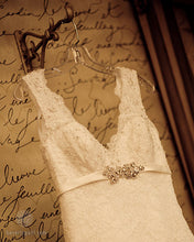 Load image into Gallery viewer, Allure &#39;8770&#39; - Allure - Nearly Newlywed Bridal Boutique - 3
