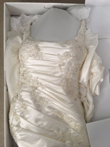 David Tutera for Mon Cheri 'Classic' size 4 used wedding dress view in box