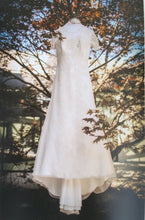 Load image into Gallery viewer, Jenny Lee &#39;Rachel&#39; - Jenny Lee - Nearly Newlywed Bridal Boutique - 3

