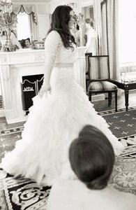 Monique Lhuillier 'Devotion' size 14 used wedding dress side view on bride