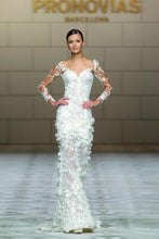 Load image into Gallery viewer, Pronovias &#39;Capricornio&#39; size 6 sample wedding dress front view on model
