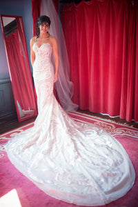 Pnina Tornai 'Butterfly' size 2 sample wedding dress front view on bride