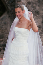 Load image into Gallery viewer, Michelle Roth &#39;Adel&#39; - Michelle Roth - Nearly Newlywed Bridal Boutique - 5
