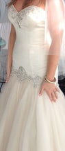 Load image into Gallery viewer, Essence of Australia &#39;D1571&#39; - essence of australia - Nearly Newlywed Bridal Boutique - 2
