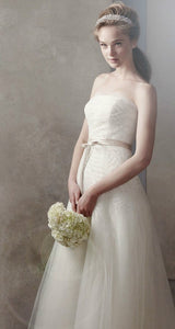 Vera Wang 'Fern Embroidery' - Vera Wang - Nearly Newlywed Bridal Boutique - 1