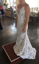 Load image into Gallery viewer, Hayley Paige &#39;Cali&#39; size 10 new wedding dress side view on bride
